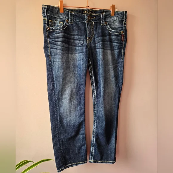 The Ultimate Y2K Throwback: Silver Jeans Co. "Santorini" Capris ✨ - Picture 1 of 10